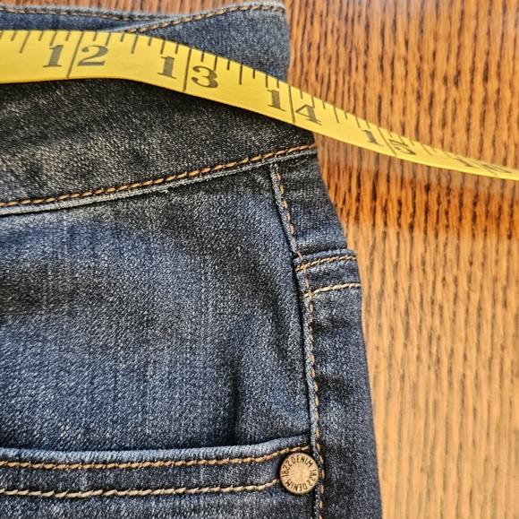 1822 Denim Blue Skinny Stretch Jeans with Frayed High Low Hem - Picture 8 of 10